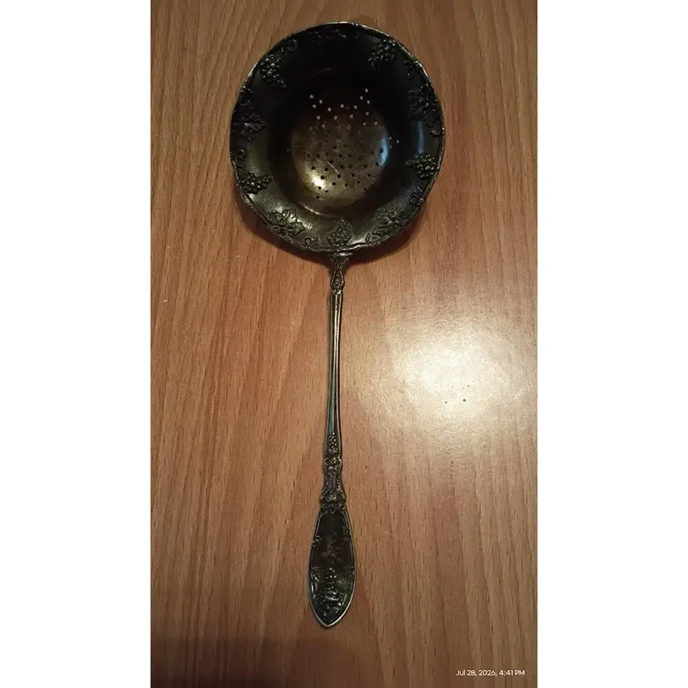 ANTIQUE 1847 ROGERS BROS VINTAGE GRAPE TEA STRAINER
